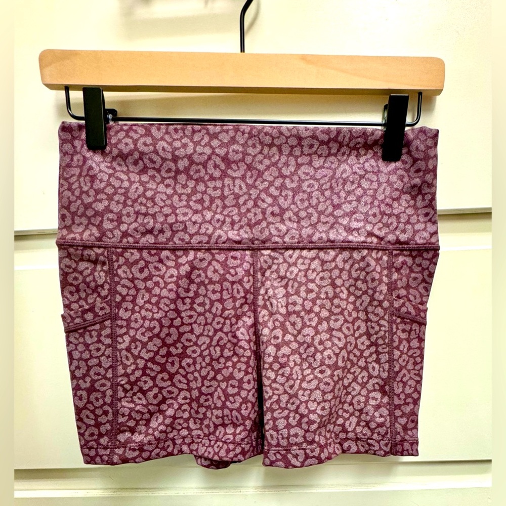 NWOT Constantly Varied Gear 2.5 inch shorts